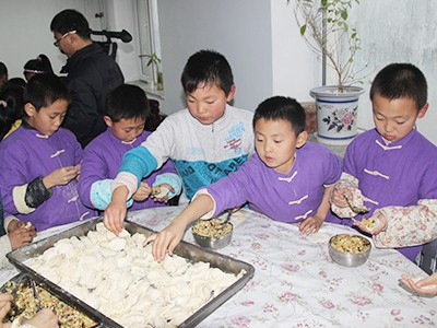 明珠国学-包饺子活动